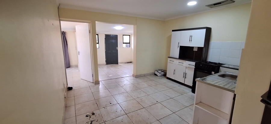 To Let 2 Bedroom Property for Rent in Crestview KwaZulu-Natal