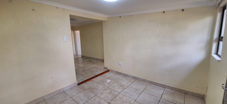 To Let 2 Bedroom Property for Rent in Crestview KwaZulu-Natal