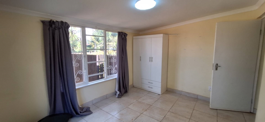 To Let 2 Bedroom Property for Rent in Crestview KwaZulu-Natal