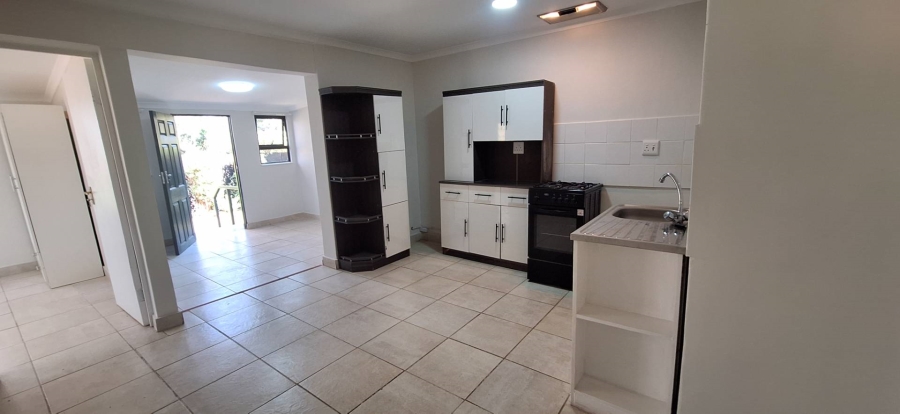 To Let 2 Bedroom Property for Rent in Crestview KwaZulu-Natal