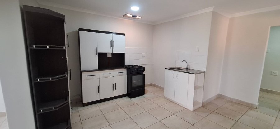 To Let 2 Bedroom Property for Rent in Crestview KwaZulu-Natal