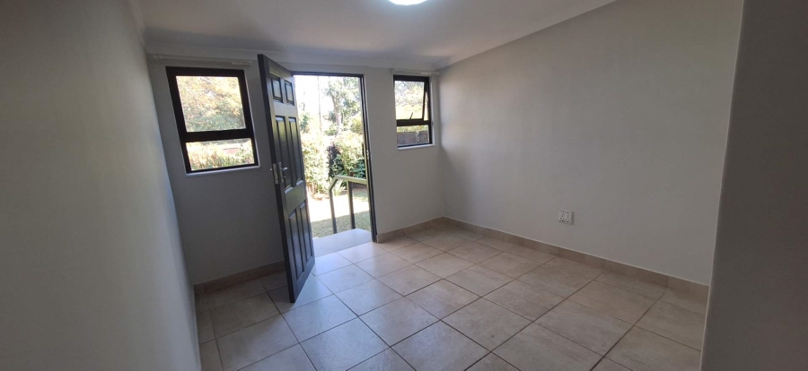 To Let 2 Bedroom Property for Rent in Crestview KwaZulu-Natal