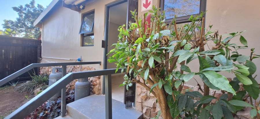 To Let 2 Bedroom Property for Rent in Crestview KwaZulu-Natal