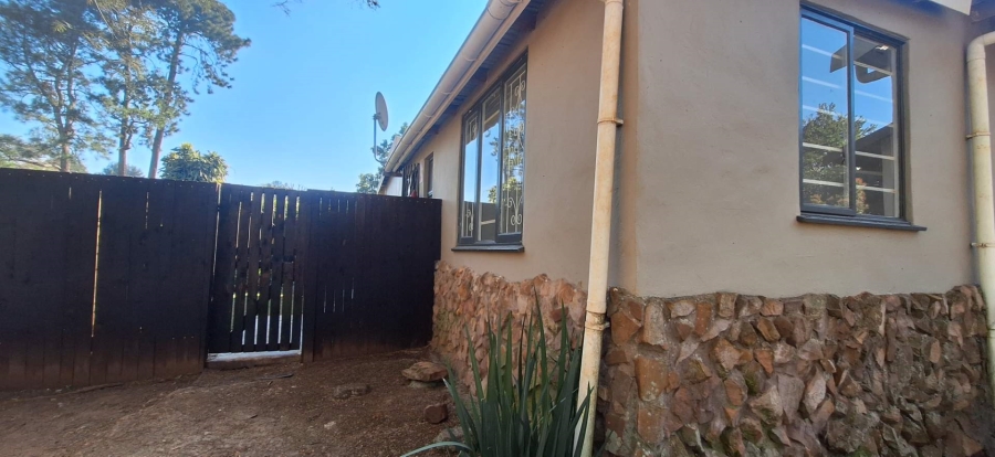 To Let 2 Bedroom Property for Rent in Crestview KwaZulu-Natal