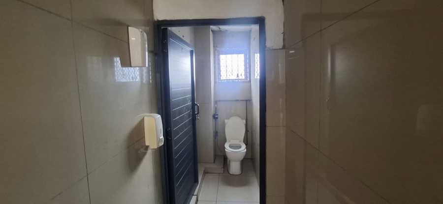 To Let Commercial Property for Rent in Chatsworth KwaZulu-Natal
