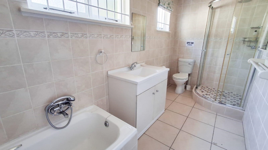 5 Bedroom Property for Sale in Greendale KwaZulu-Natal