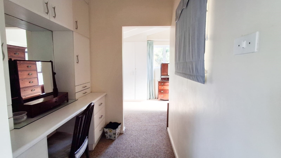 5 Bedroom Property for Sale in Greendale KwaZulu-Natal