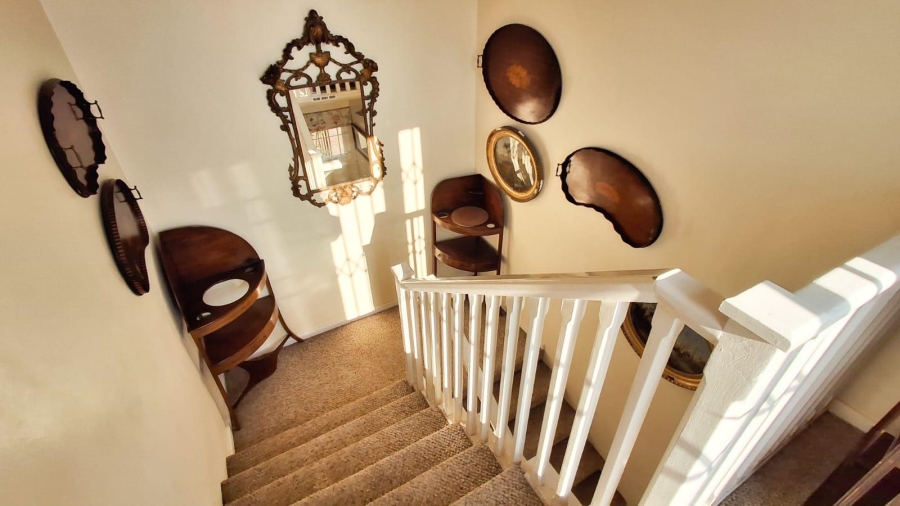 5 Bedroom Property for Sale in Greendale KwaZulu-Natal