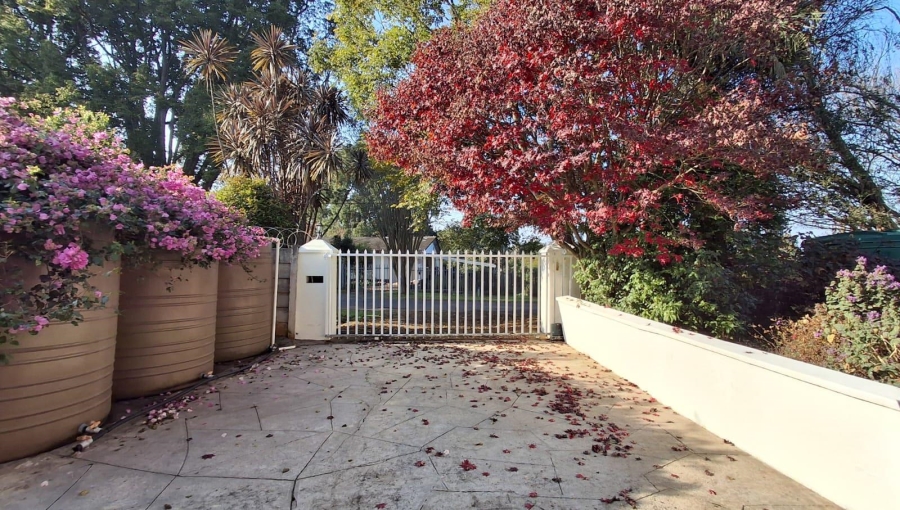 5 Bedroom Property for Sale in Greendale KwaZulu-Natal