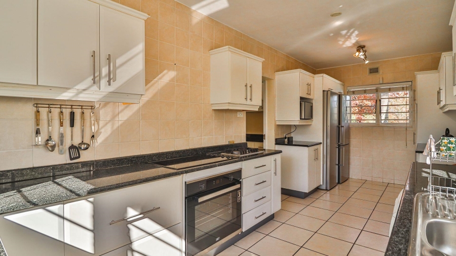 5 Bedroom Property for Sale in Greendale KwaZulu-Natal