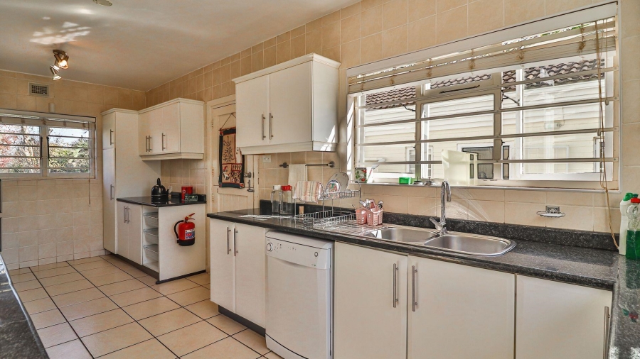5 Bedroom Property for Sale in Greendale KwaZulu-Natal