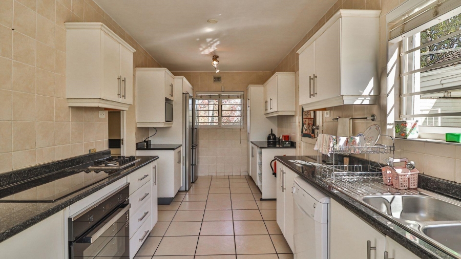 5 Bedroom Property for Sale in Greendale KwaZulu-Natal
