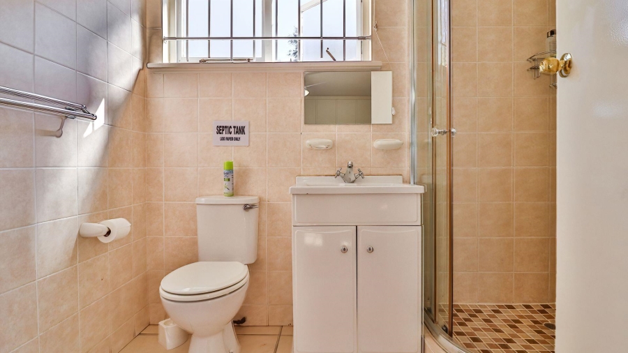 5 Bedroom Property for Sale in Greendale KwaZulu-Natal