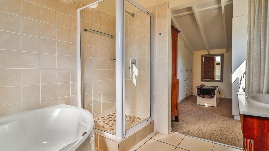 5 Bedroom Property for Sale in Greendale KwaZulu-Natal