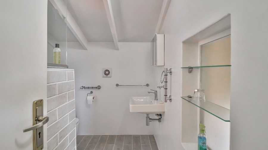5 Bedroom Property for Sale in Greendale KwaZulu-Natal