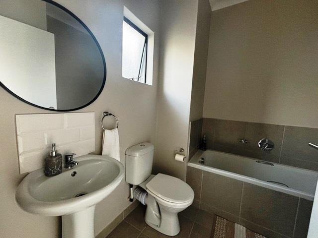 To Let 2 Bedroom Property for Rent in Waterfall KwaZulu-Natal