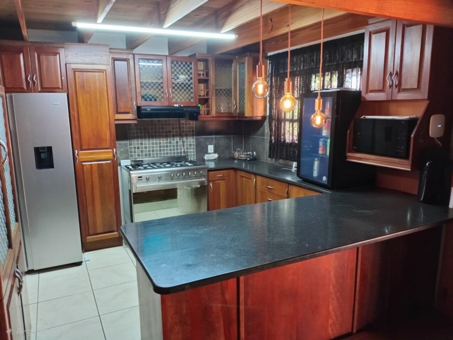 4 Bedroom Property for Sale in Meer En See KwaZulu-Natal