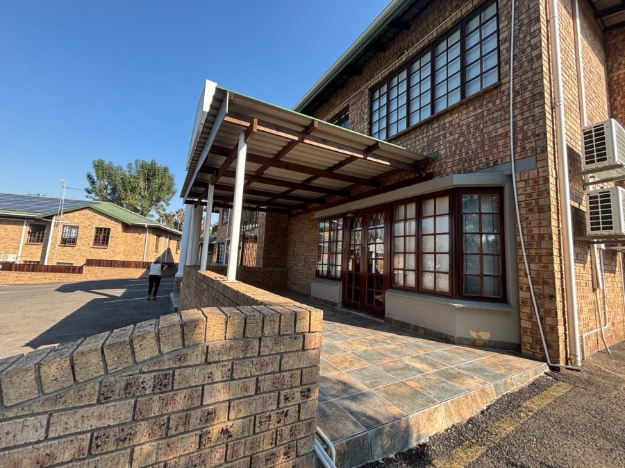 To Let Commercial Property for Rent in Hillcrest KwaZulu-Natal
