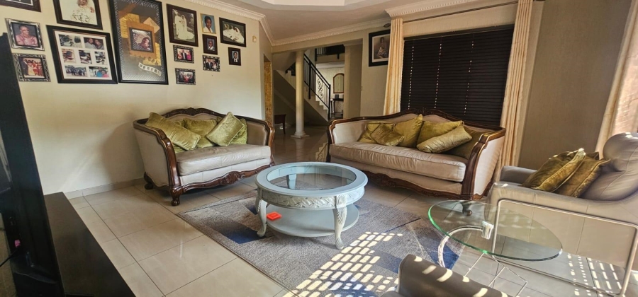 6 Bedroom Property for Sale in Meer En See KwaZulu-Natal