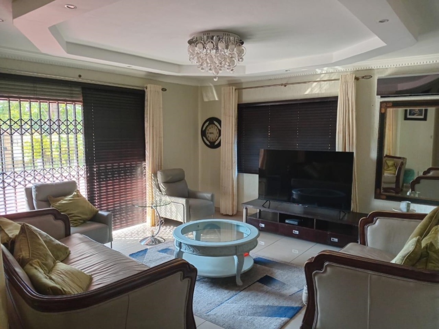 6 Bedroom Property for Sale in Meer En See KwaZulu-Natal