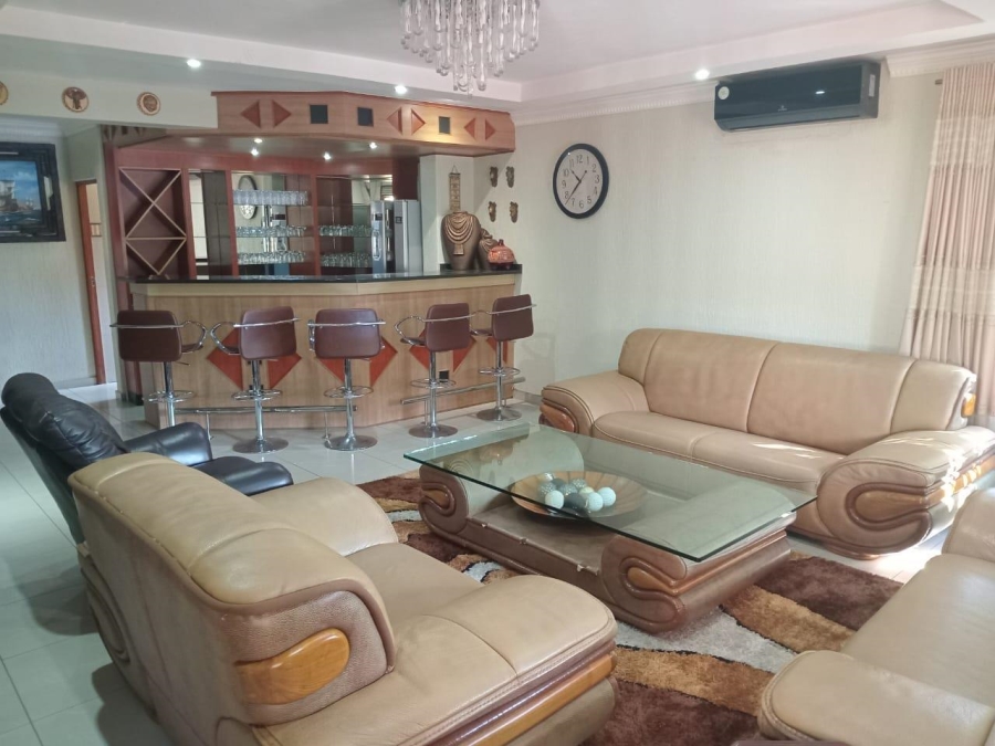 6 Bedroom Property for Sale in Meer En See KwaZulu-Natal