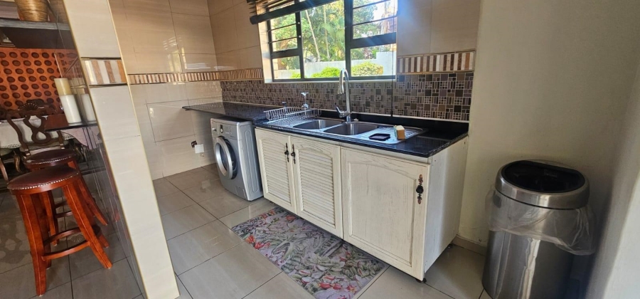 6 Bedroom Property for Sale in Meer En See KwaZulu-Natal