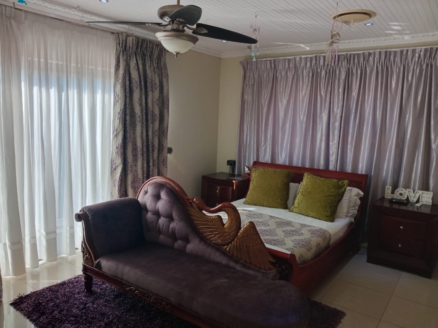 6 Bedroom Property for Sale in Meer En See KwaZulu-Natal
