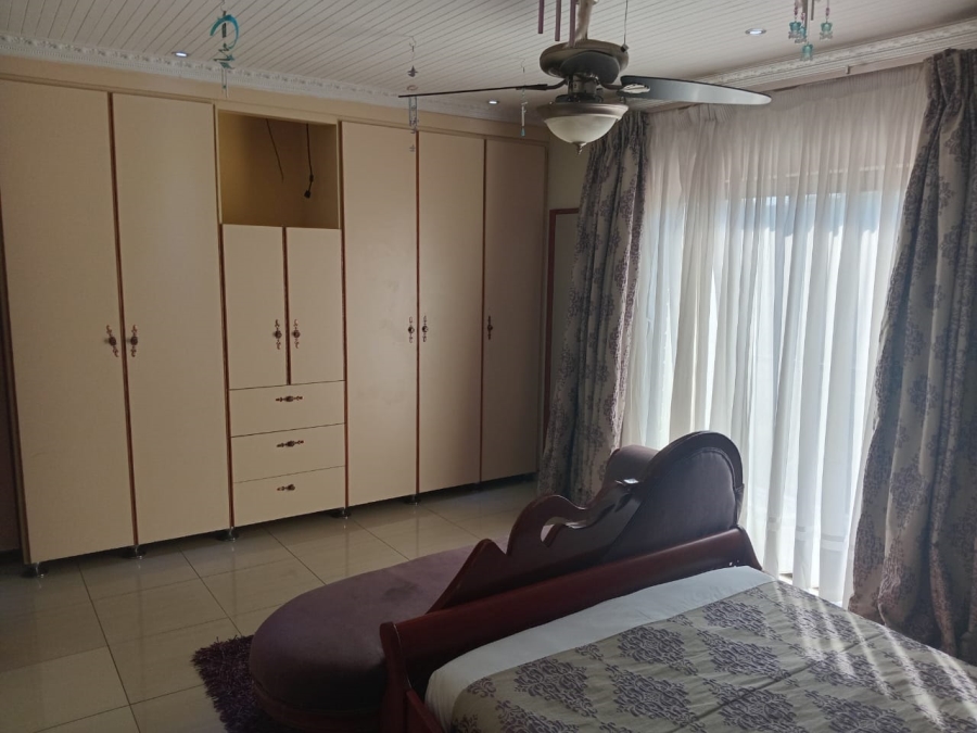 6 Bedroom Property for Sale in Meer En See KwaZulu-Natal