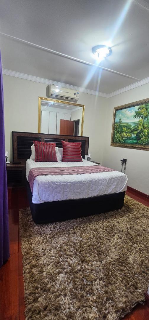6 Bedroom Property for Sale in Meer En See KwaZulu-Natal