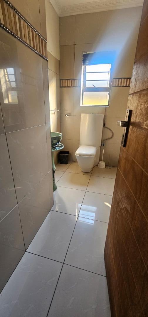 6 Bedroom Property for Sale in Meer En See KwaZulu-Natal