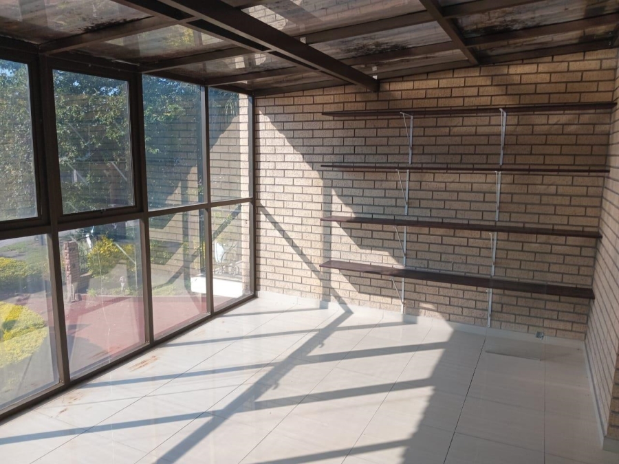 6 Bedroom Property for Sale in Meer En See KwaZulu-Natal