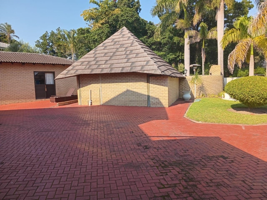 6 Bedroom Property for Sale in Meer En See KwaZulu-Natal