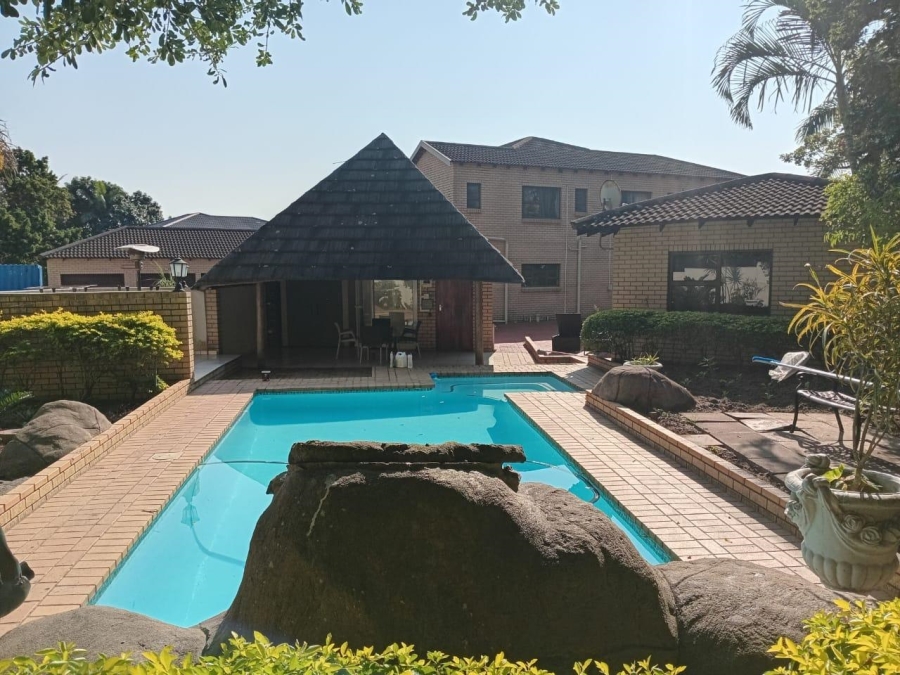 6 Bedroom Property for Sale in Meer En See KwaZulu-Natal