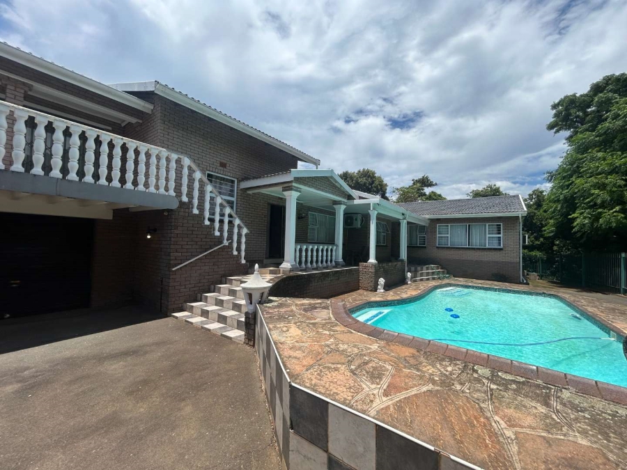 4 Bedroom Property for Sale in Amanzimtoti KwaZulu-Natal