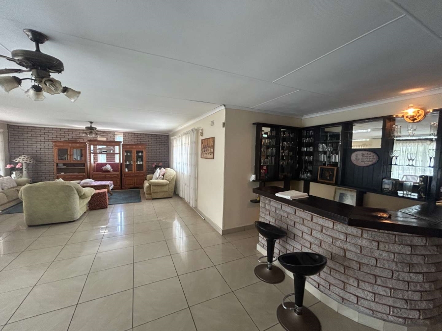 4 Bedroom Property for Sale in Amanzimtoti KwaZulu-Natal