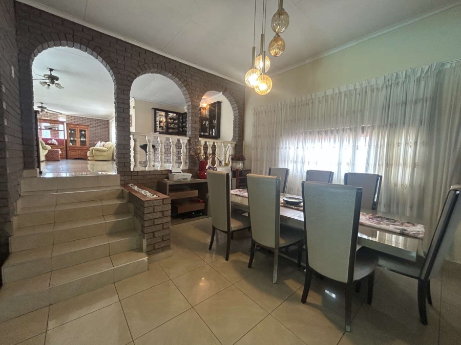 4 Bedroom Property for Sale in Amanzimtoti KwaZulu-Natal