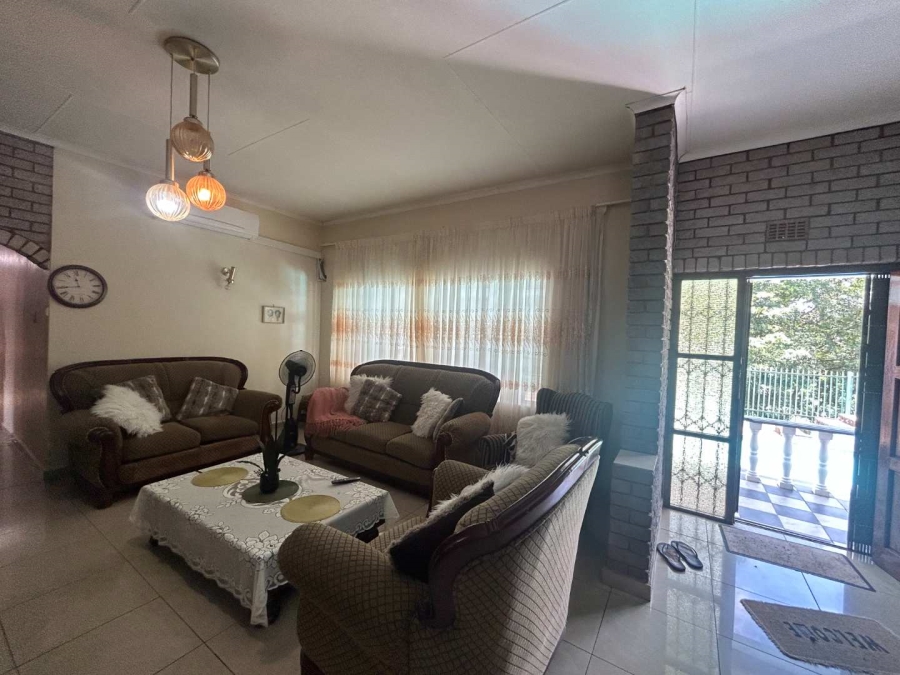 4 Bedroom Property for Sale in Amanzimtoti KwaZulu-Natal