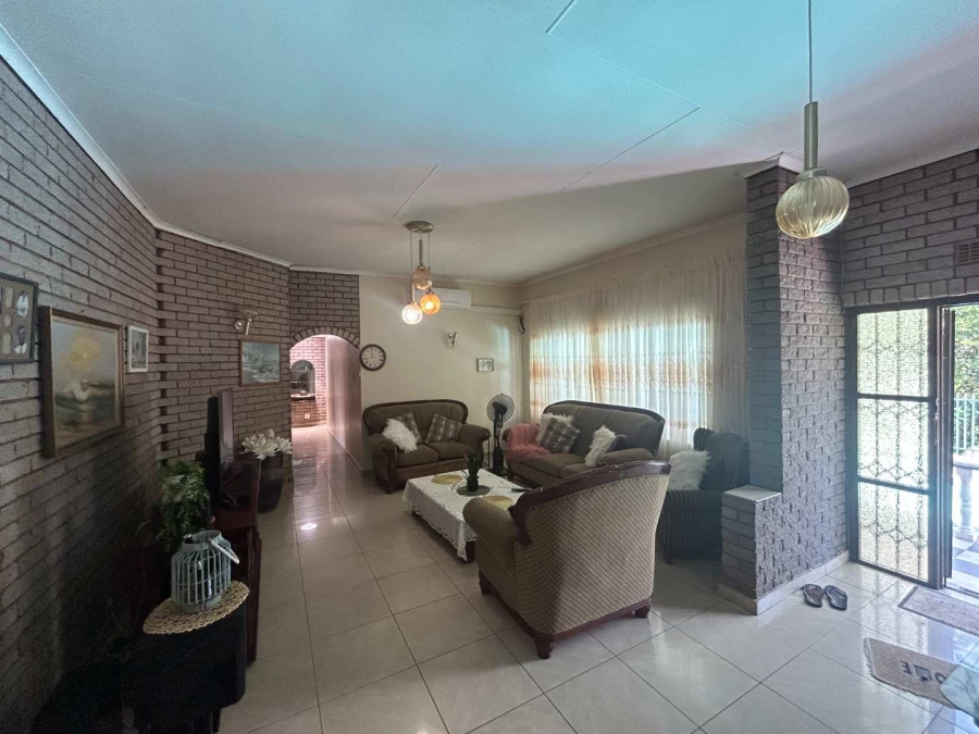 4 Bedroom Property for Sale in Amanzimtoti KwaZulu-Natal