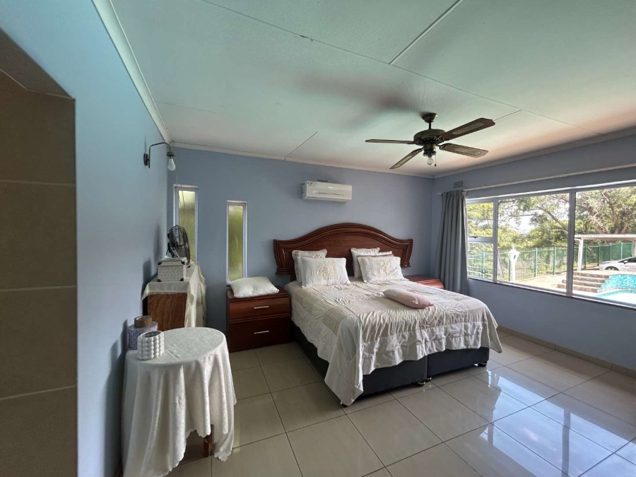 4 Bedroom Property for Sale in Amanzimtoti KwaZulu-Natal