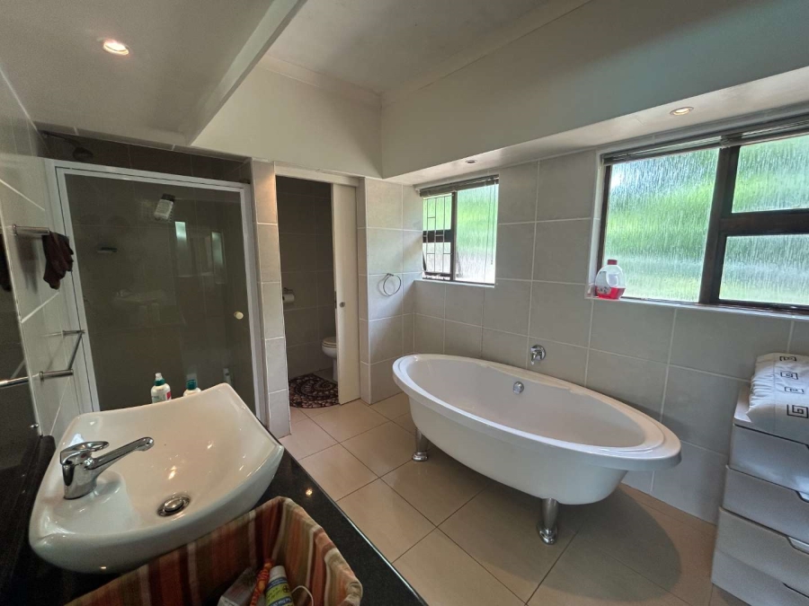 4 Bedroom Property for Sale in Amanzimtoti KwaZulu-Natal