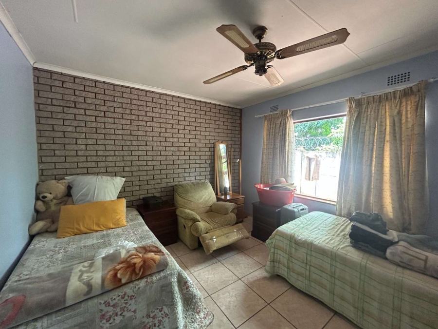 4 Bedroom Property for Sale in Amanzimtoti KwaZulu-Natal