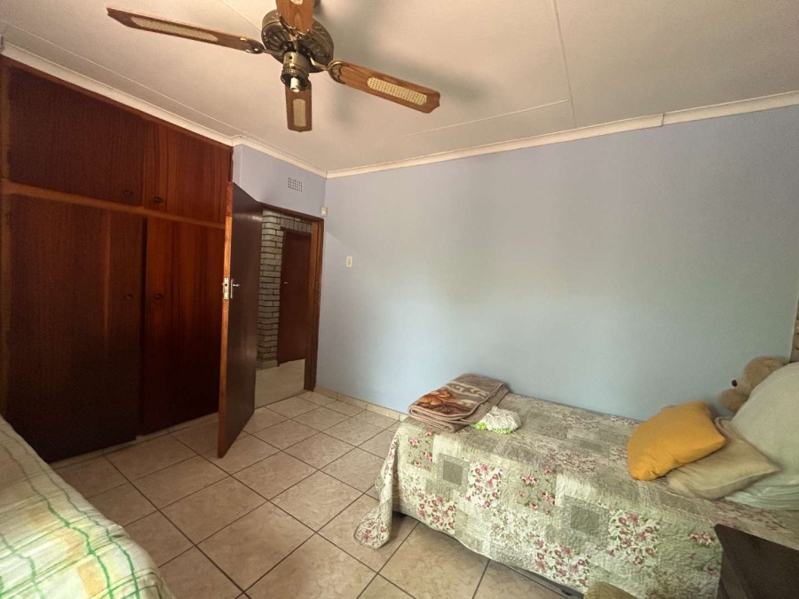 4 Bedroom Property for Sale in Amanzimtoti KwaZulu-Natal