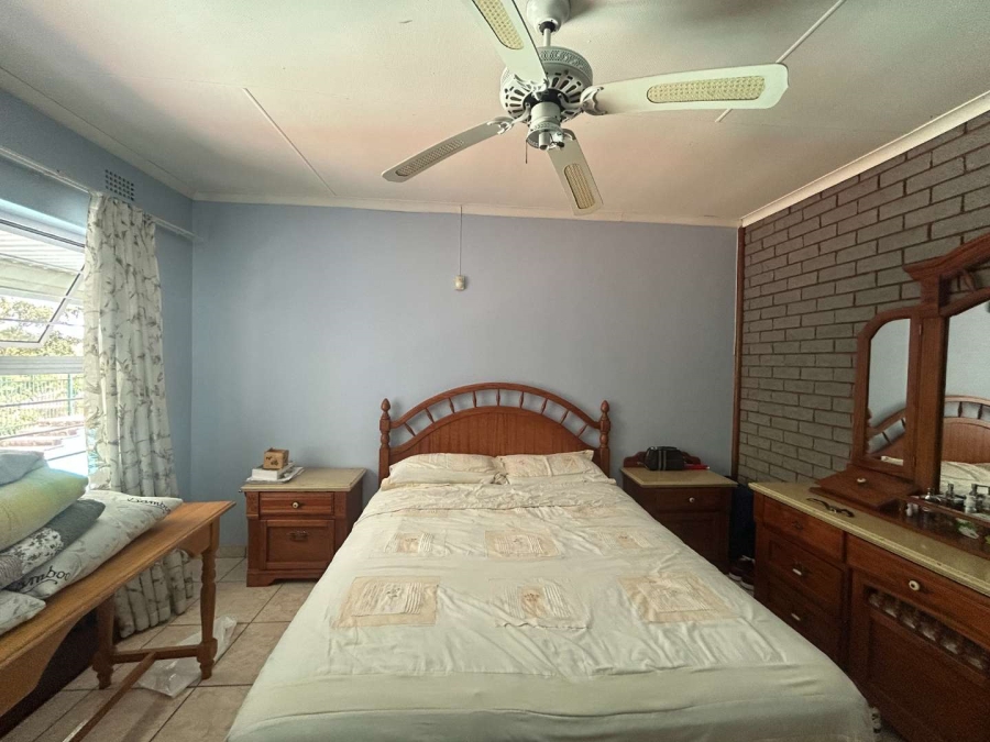 4 Bedroom Property for Sale in Amanzimtoti KwaZulu-Natal