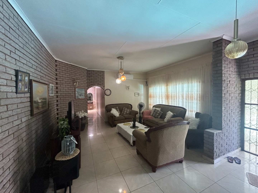 4 Bedroom Property for Sale in Amanzimtoti KwaZulu-Natal