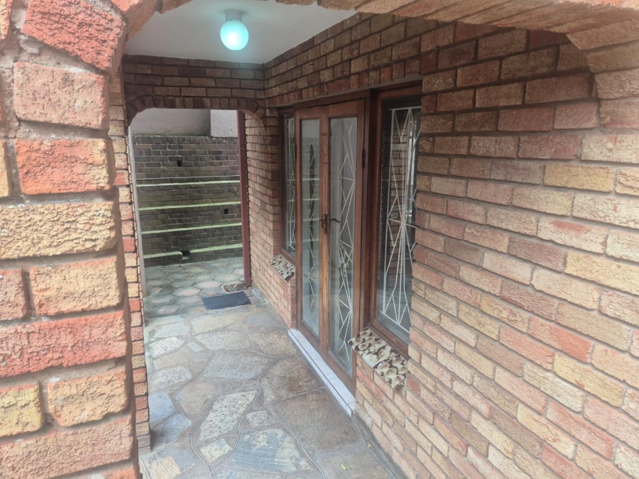 5 Bedroom Property for Sale in Havenside KwaZulu-Natal