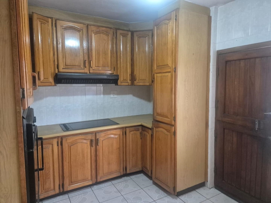 5 Bedroom Property for Sale in Havenside KwaZulu-Natal