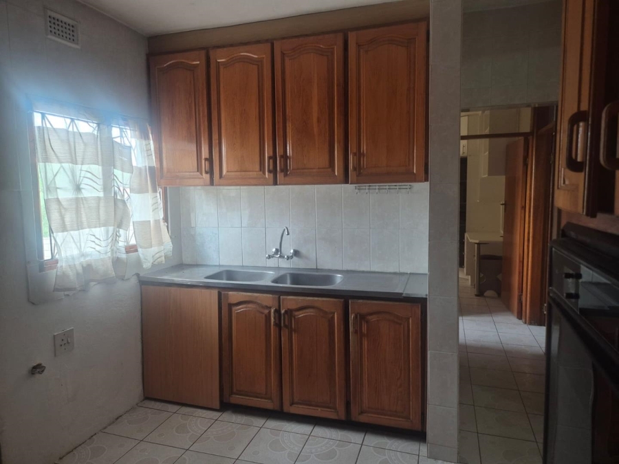 5 Bedroom Property for Sale in Havenside KwaZulu-Natal