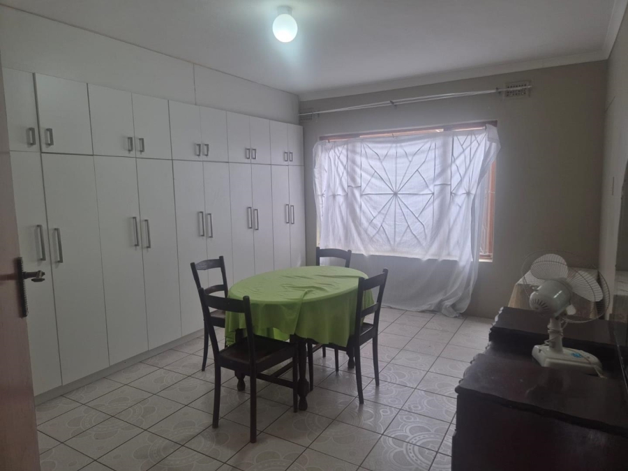 5 Bedroom Property for Sale in Havenside KwaZulu-Natal