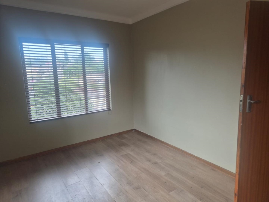 5 Bedroom Property for Sale in Havenside KwaZulu-Natal