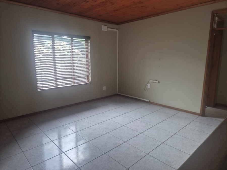 5 Bedroom Property for Sale in Havenside KwaZulu-Natal